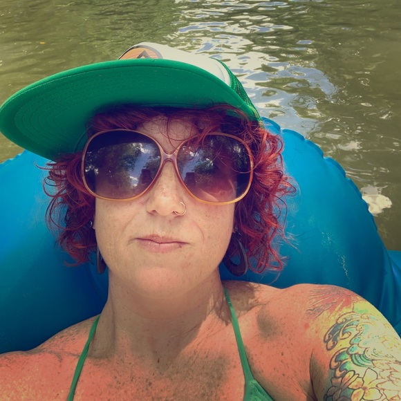 Meet Your Posher! - Picture 1 of 1